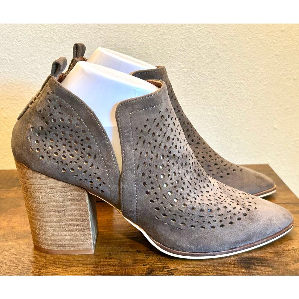 Woman's Beast Fashion Priscilla Ankle Boot Size 9 NEW